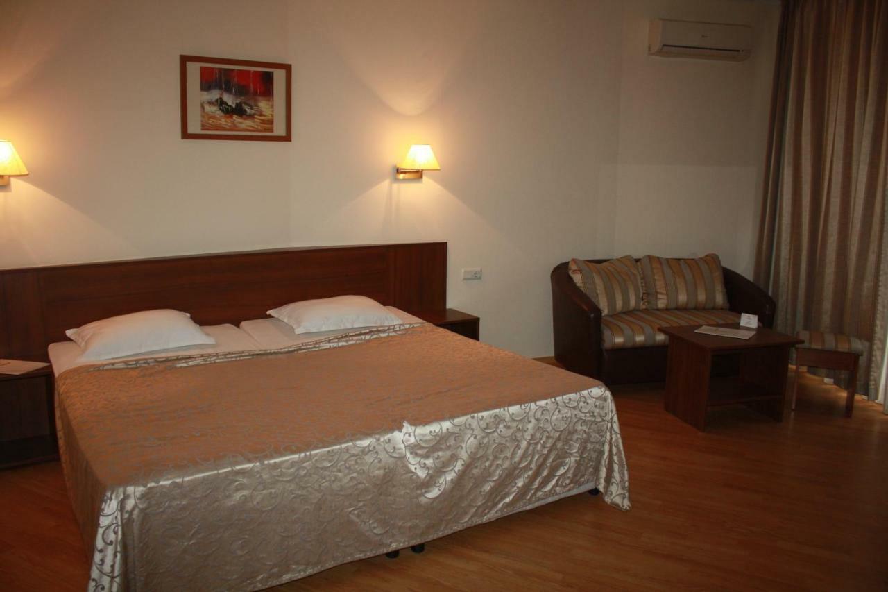 Hotel Central Sables d'or Extérieur photo